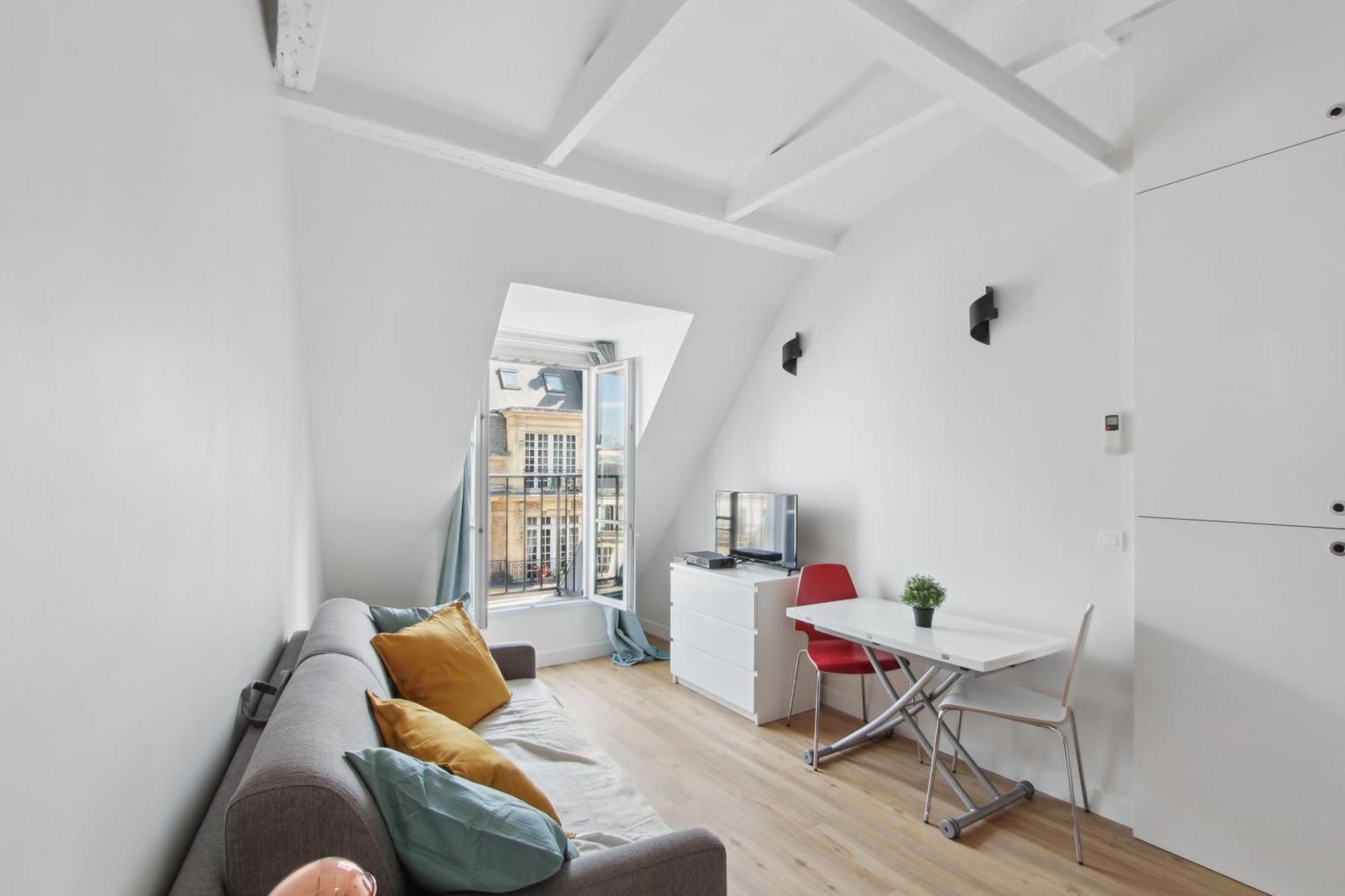 Appartement Lovely Studio For 2 People In By Weekome Paris